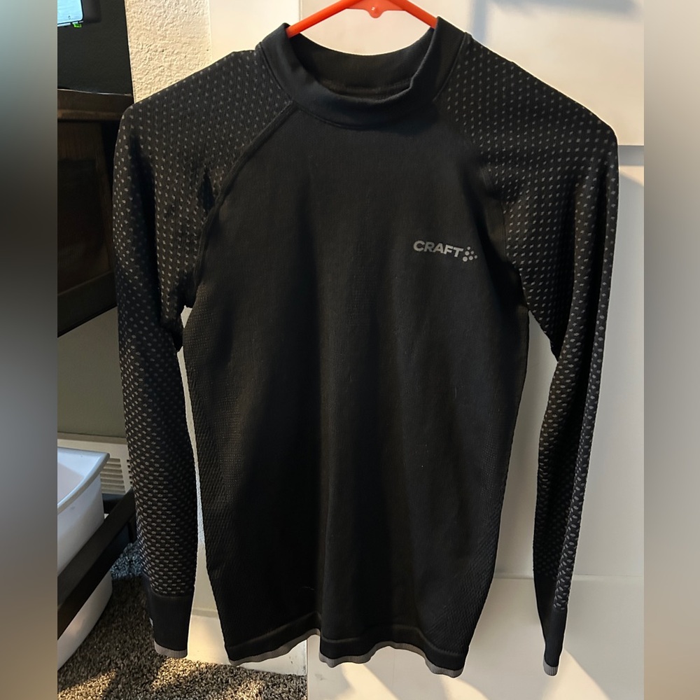 Women’s black Craft base layer small